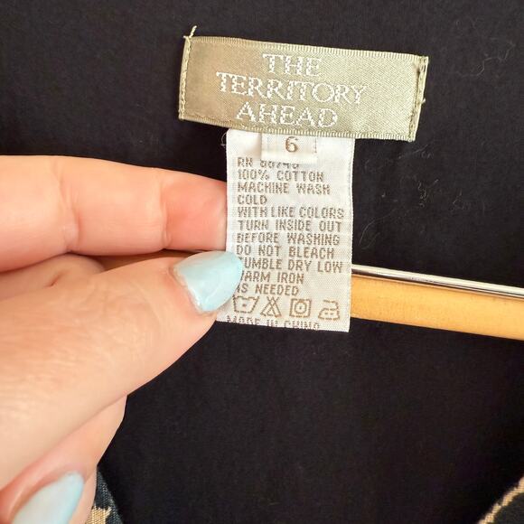 THE TERRITORY AHEAD | 90s Vintage Cotton Surplice Batik Sleeveless Dress Size 6 - Picture 3 of 4